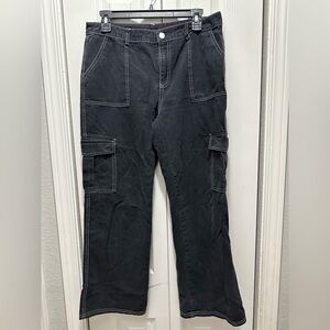 Men's Dark Cargo Pants with Contrast‎ Stitching